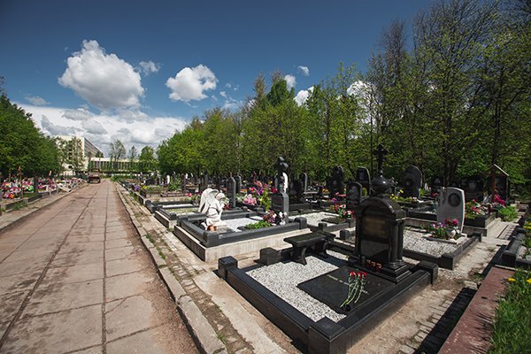 Большеохтинское кладбище в Санкт-Петербурге