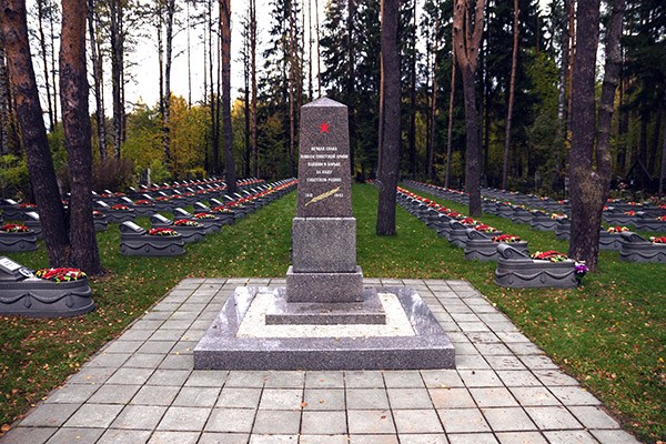 Песочинское кладбище в Санкт-Петербурге