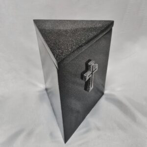 Урна для праха Треугольник серая (25 см)